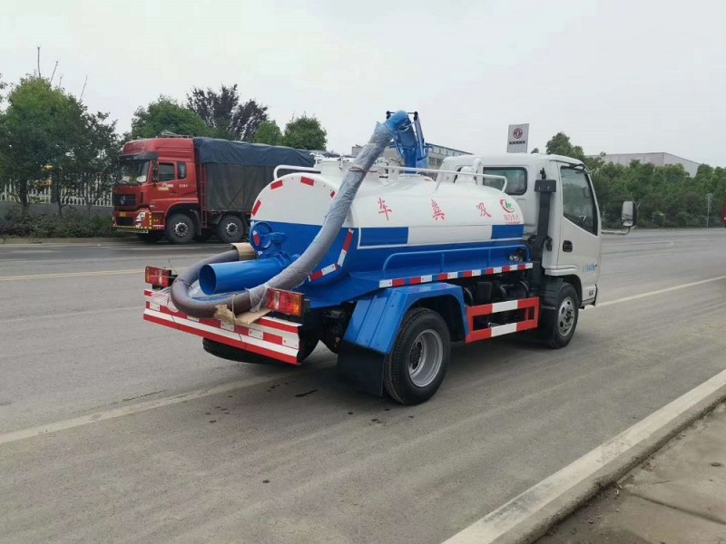 凱馬2方藍(lán)牌吸糞車