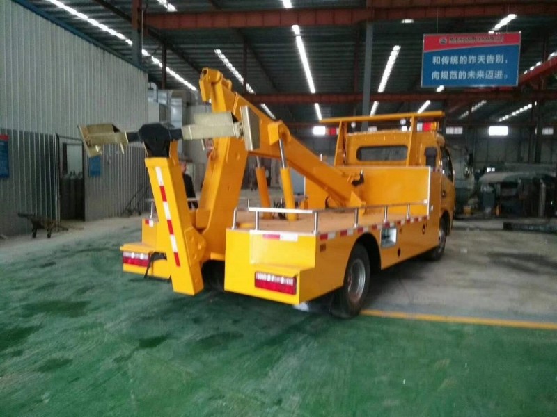 東風大多利卡一拖一清障車