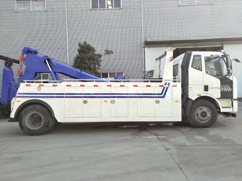 解放單橋拖吊聯(lián)體（一托一）清障車