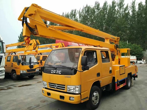 東風(fēng)多利卡雙排14米高空作業(yè)車圖片